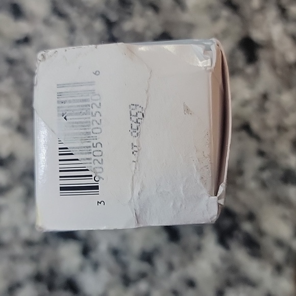 Elta MD UV Clear Broad Spectrum SPF 46 Facial Sunscreen 1.7oz NEW Exp: 03/2026 - Picture 2 of 7